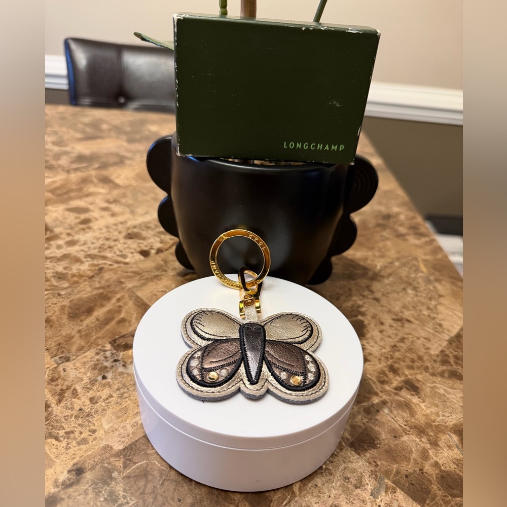 ⭐️⭐️Longchamp Metallic Black Leather Butterfly Key Charm